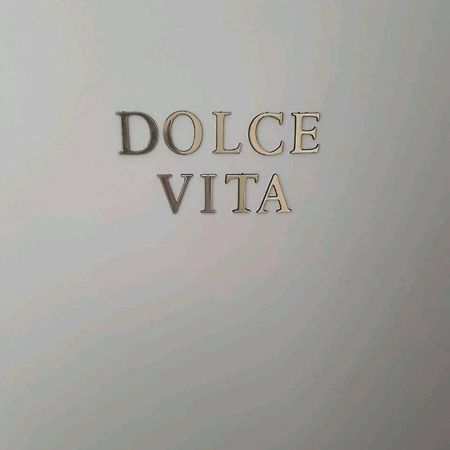 Dolce Vita Niort Esterno foto
